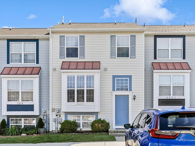 5621 Queen Anne Ct — Photo 1