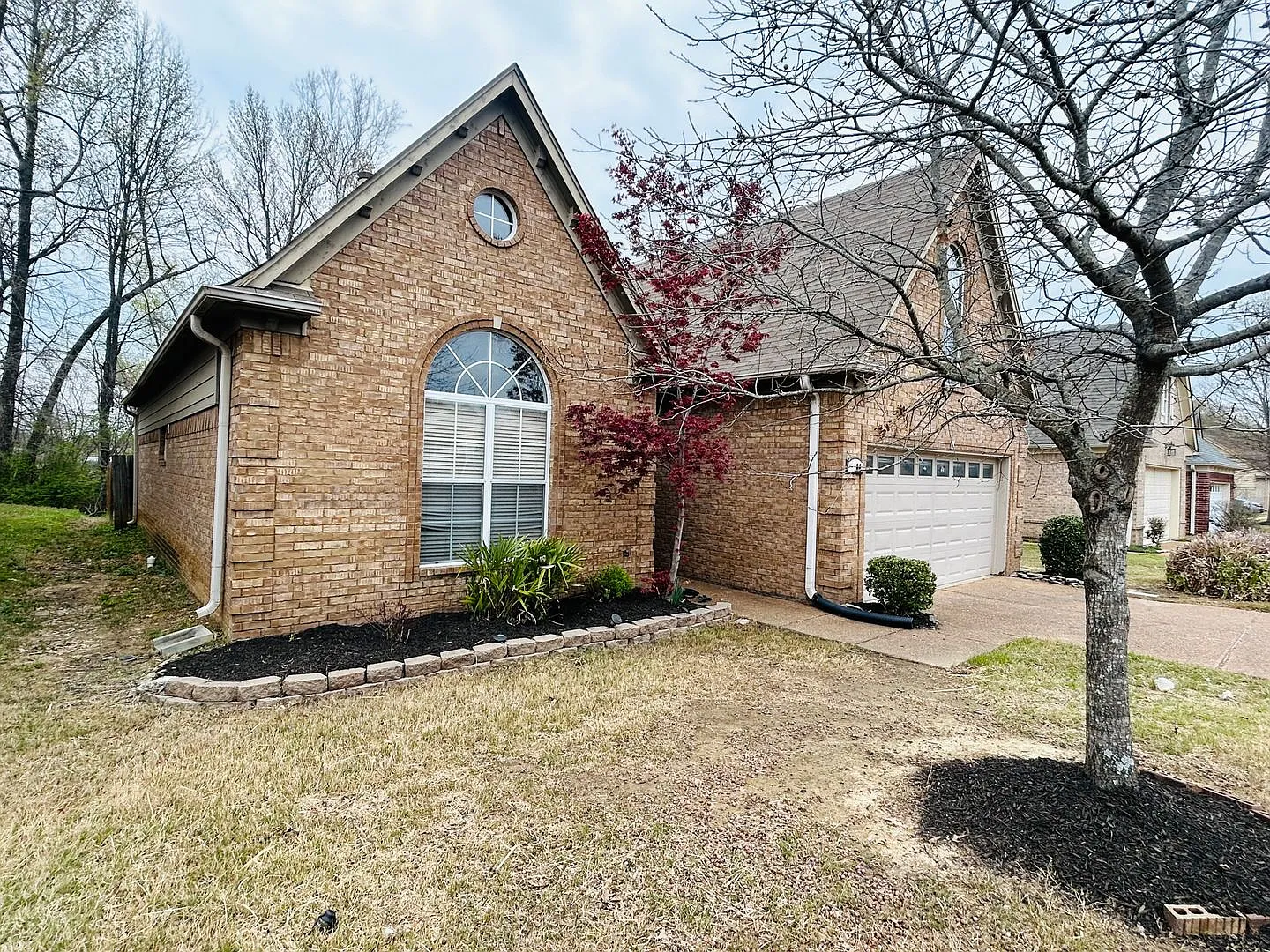 Glen Ridge Subdivision! Large Bonus Room Upstairs! — Photo 2