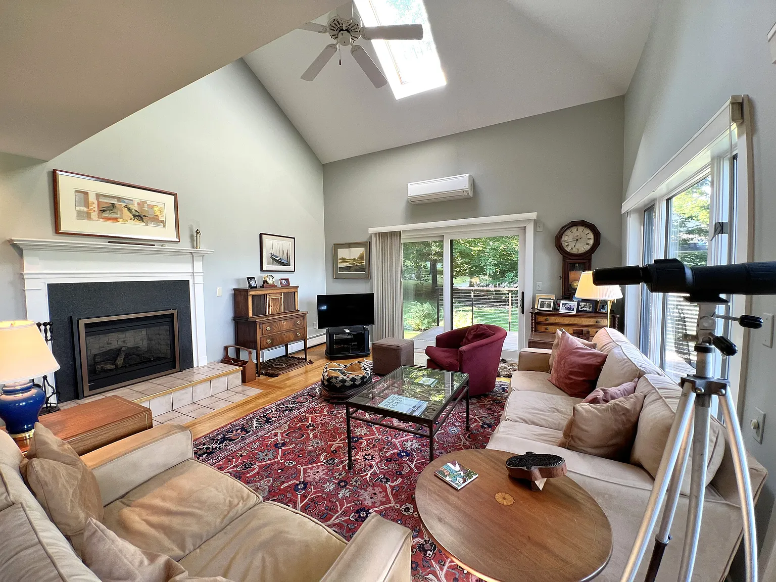 3 bed, 3.5 bath, 3000 sqft, $7,500 — Photo 3
