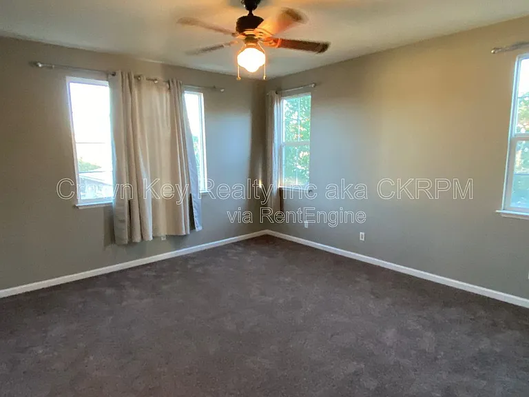 352 Goodall Dr — Photo 16
