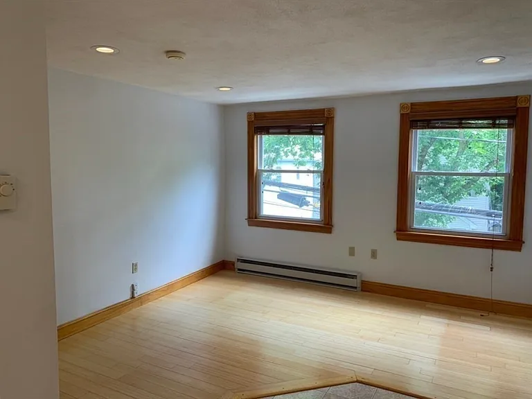 229 Everett St #8 — Photo 6
