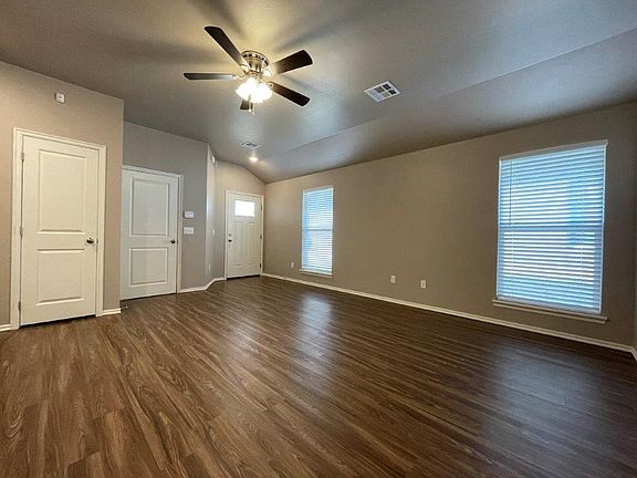 2nd image of 909 Coles Creek Ln