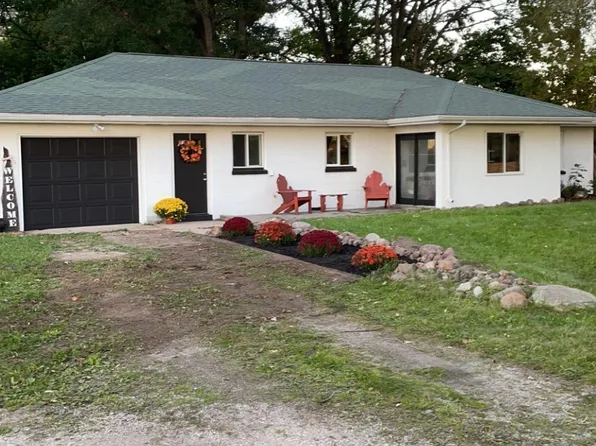 1243 E Laporte Rd, Merrill, MI 48637