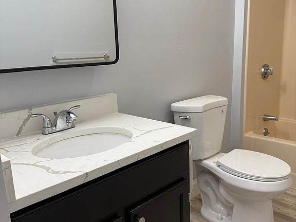 4th image of 61 Vale St #4