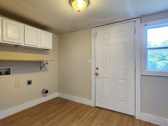 5th image of 1505 W Maine St