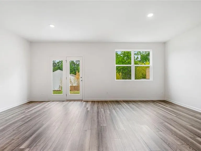 602 Jervis Way — Photo 8