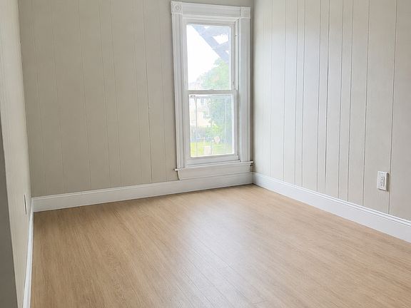 4th image of 35 Mulberry St #2