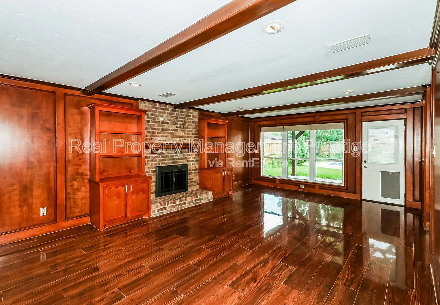 4 bed, 2.5 bath, 2052 sqft, $2,550 — Photo 4