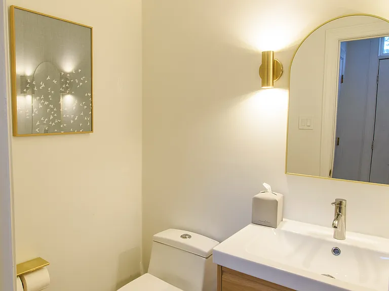 2128 Heritage Dr — Photo 10