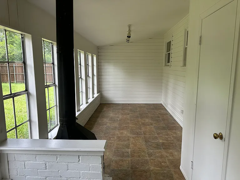 1201 W Lovers Ln — Photo 11