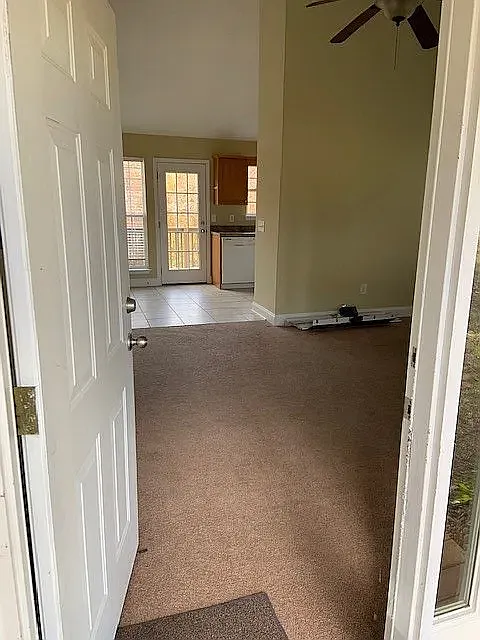 3 bed, 1790 sqft, $2,000 — Photo 3