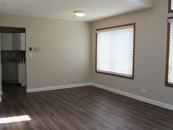 5th image of 161 Sherwood Ct