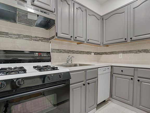 3rd image of 35-20 Leverich St #528