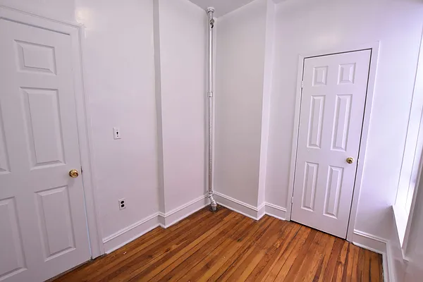 Rented by Clove Realty LLC | media 10