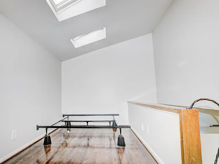 614 Elliott St NE #2C — Photo 8