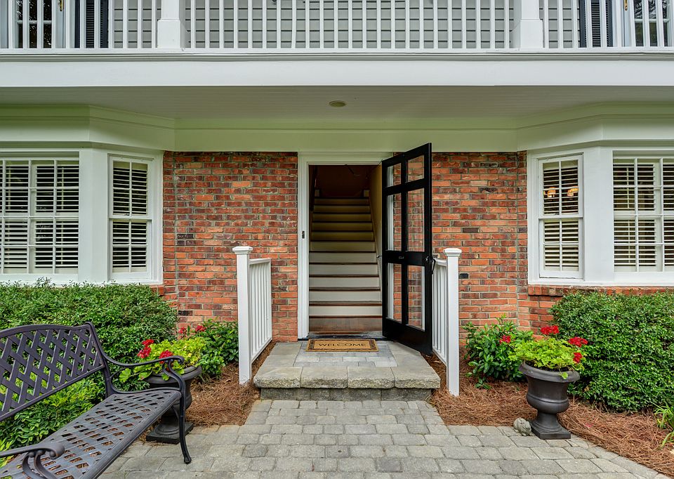 Inviting Front Entry