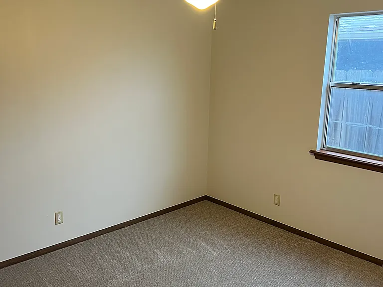 2914 W Pine Ave — Photo 3