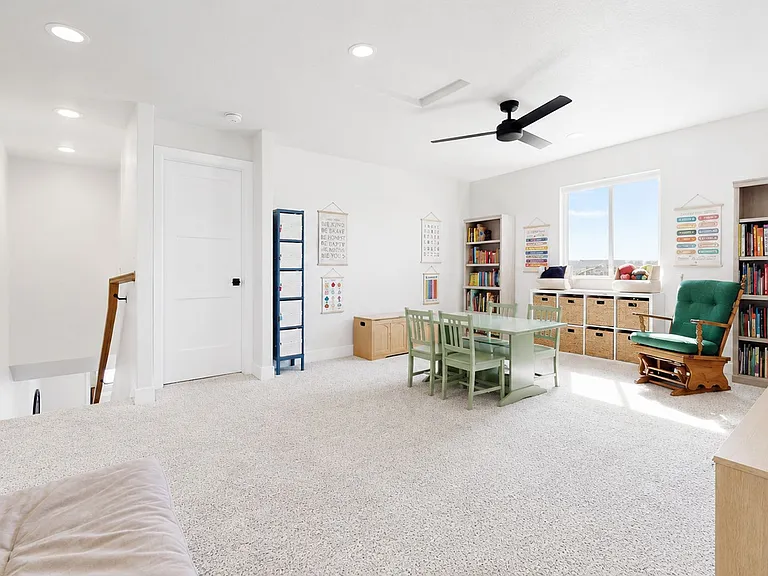 1127 E 4240 N — Photo 34