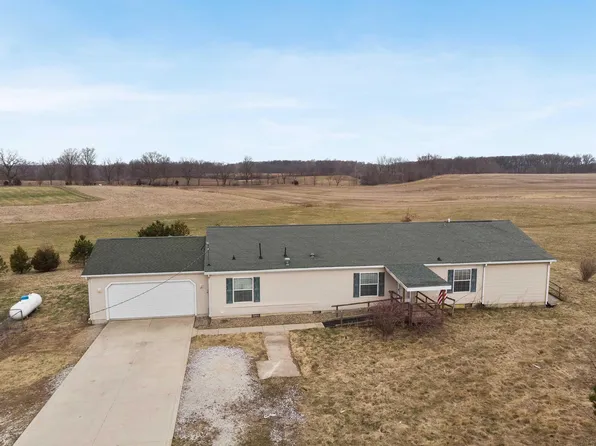 53 N Wolf Lake Rd, Albion, IN 46701