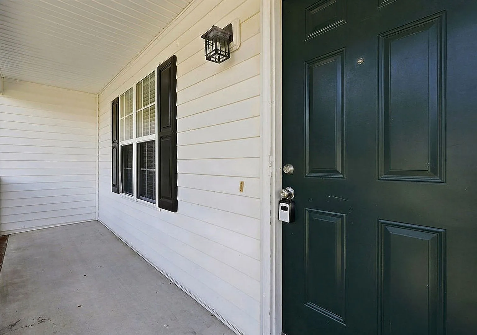 Move-In Ready | 3-Bedroom Ranch | Lvp Throughout | No Carpet! — Photo 4