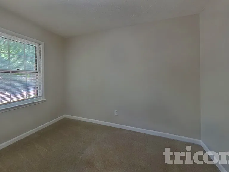 3735 Linwood Way — Photo 10