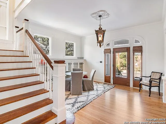 702 W French Pl — Photo 9