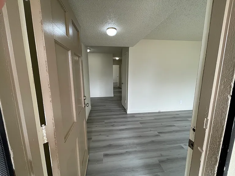 2903 Clover Ct — Photo 2