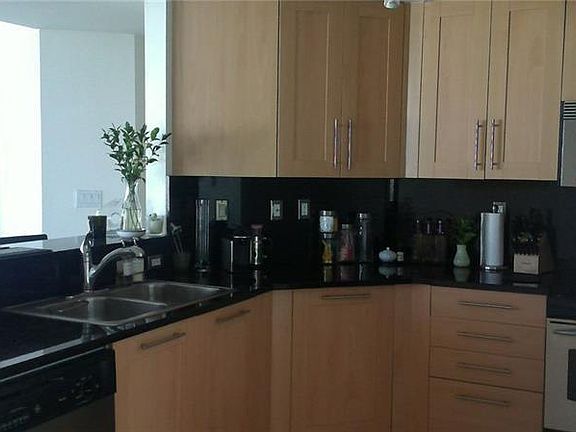 3rd image of 511 SE 5th Ave APT 1114