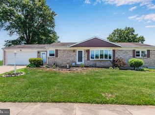 1790 Sapphire Rd, York, PA 17408