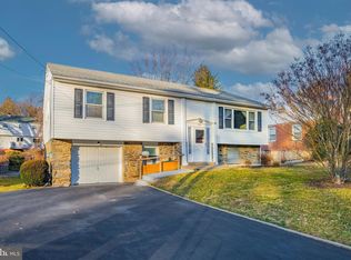 264 Golf Hills Rd, Havertown, PA 19083