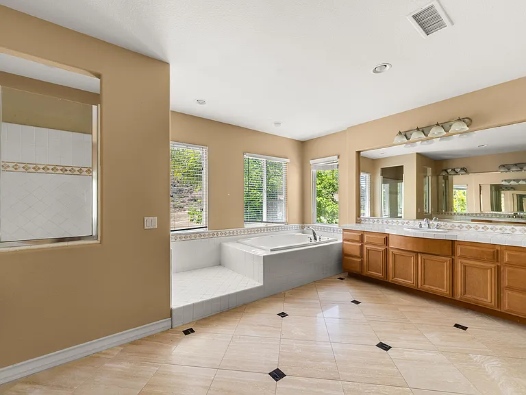 7711 Lady Banks Loop — Photo 15