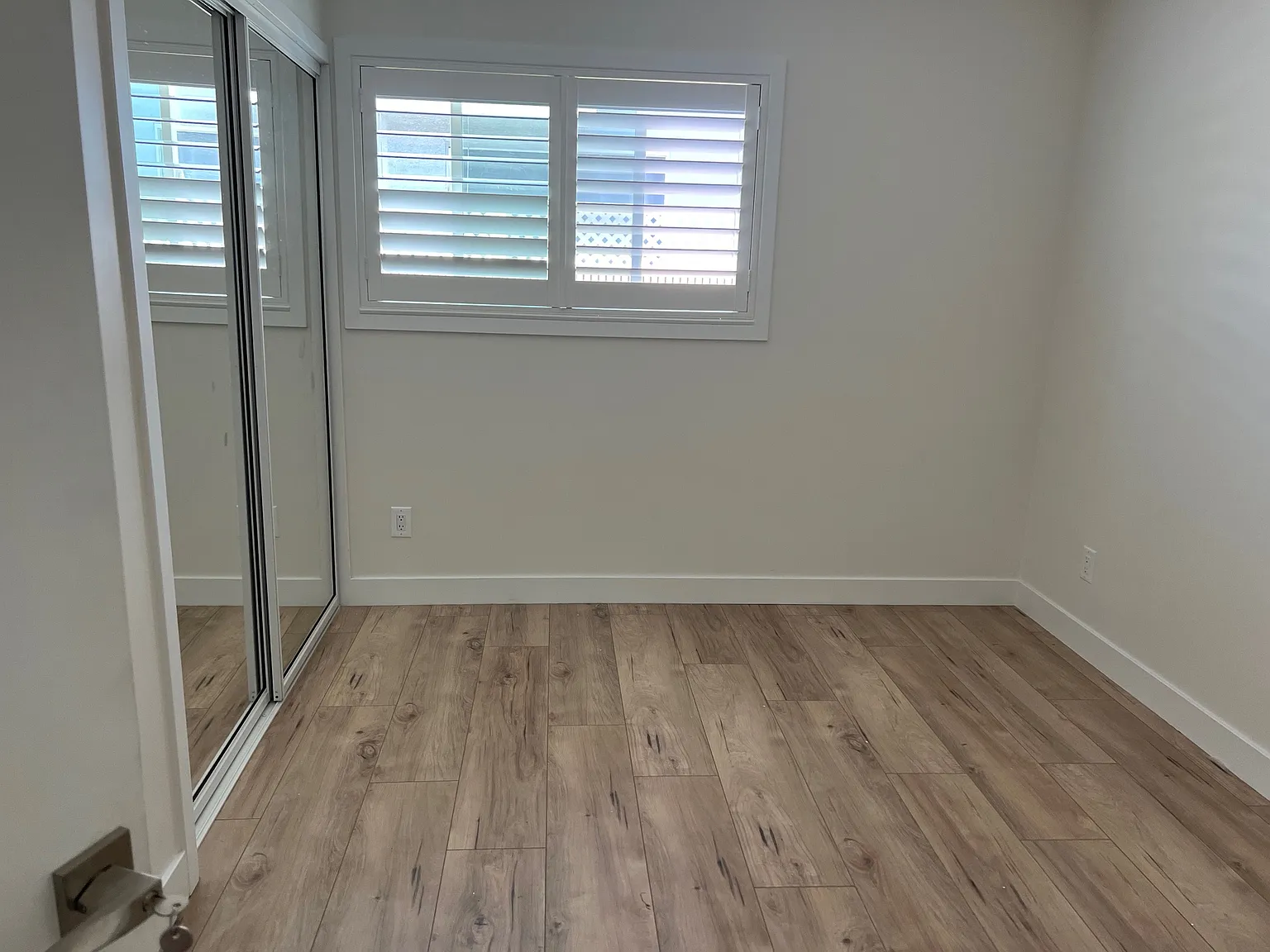 21223 Grace Ave — Photo 3