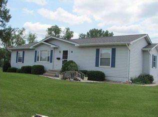 10 Charlotte Ct, Robins, IA 52328