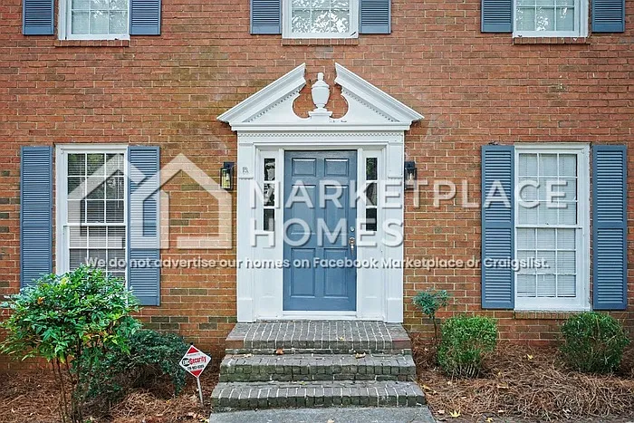 4 bed, 2.5 bath, 2684 sqft, $2,295 — Photo 3
