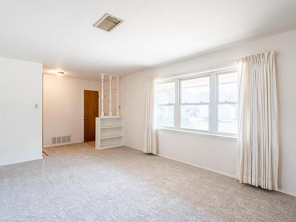 5th image of 3232 Cimmaron Ave