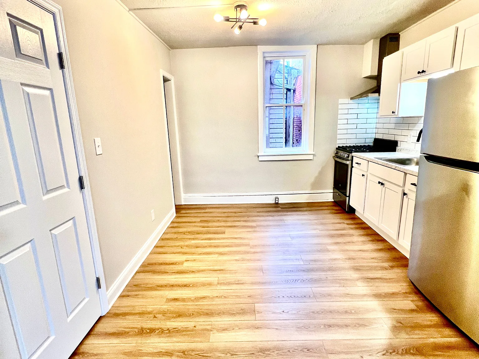 1 bed, 500 sqft, $900 — Photo 3