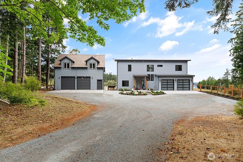2nd image of 1423 Rose Lane
