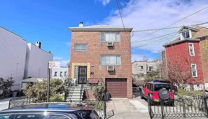 1st image of 2531 Paulding Ave