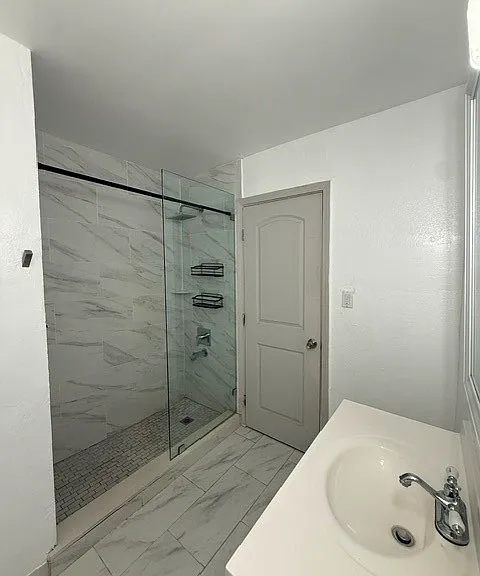 1349 N Citrus Ave — Photo 14