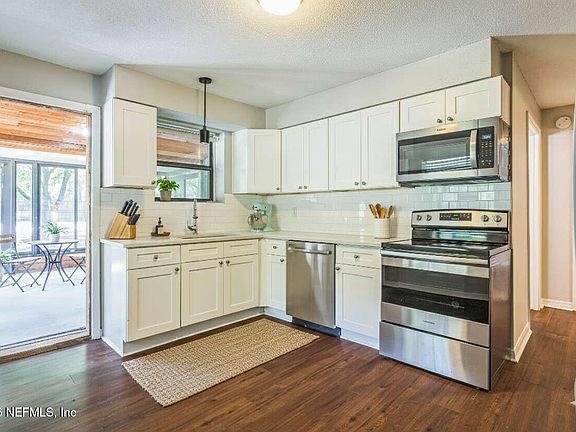 3rd image of 4840 HERTON Drive