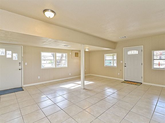 3rd image of 915 Avenue G