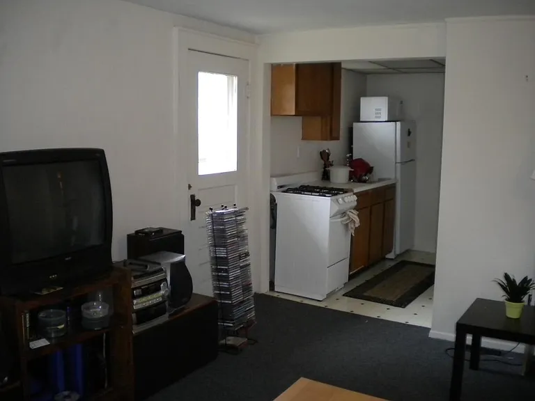 114 S West St #3 — Photo 6