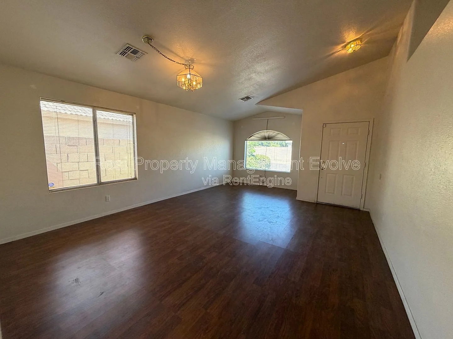 4 bed, 2.0 bath, 1871 sqft, $2,250 — Photo 4