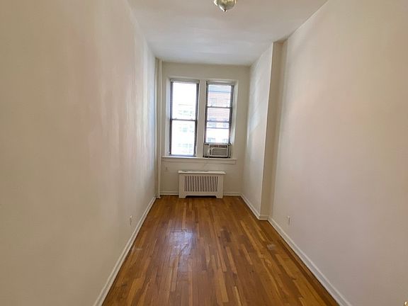 5th image of 240 W 72nd St #3AD