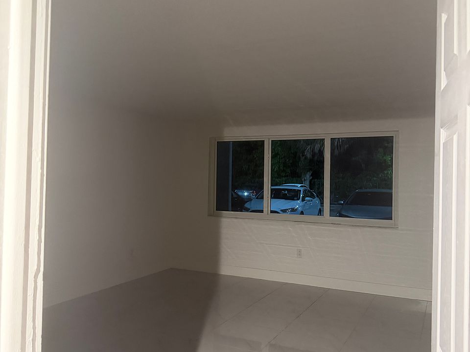1st image of 6940 Miami Gardens Dr #126