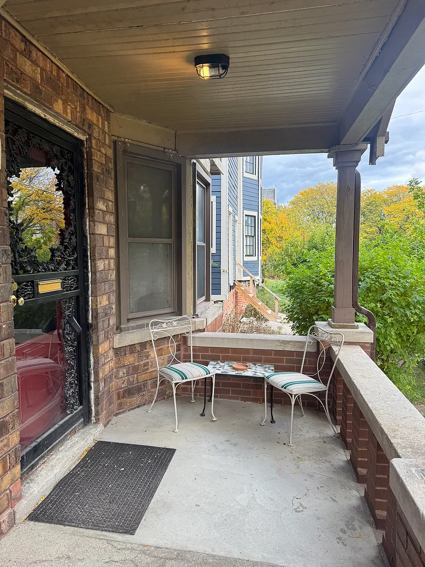 110 Blaine St photo 1