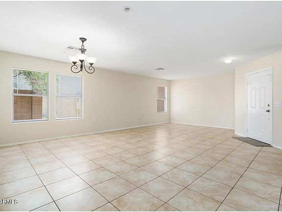 DINING ROOM / FAMILY ROOM