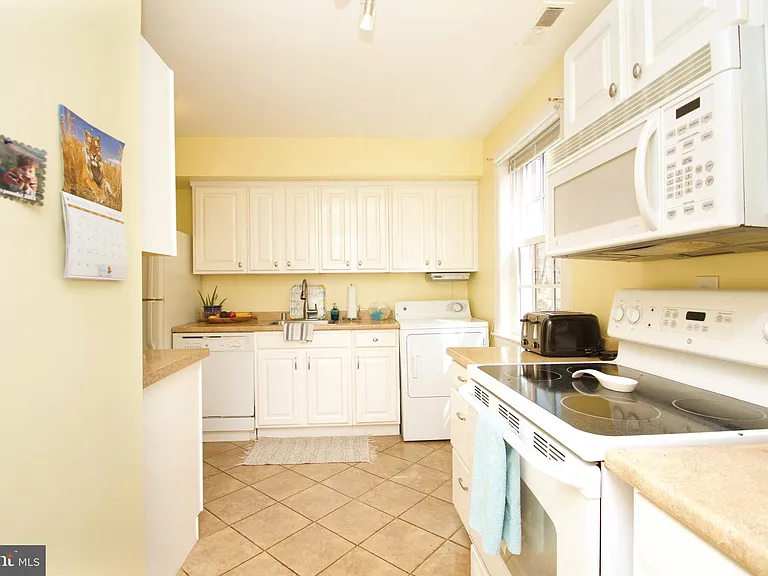 886 Azalea Dr #22 — Photo 8