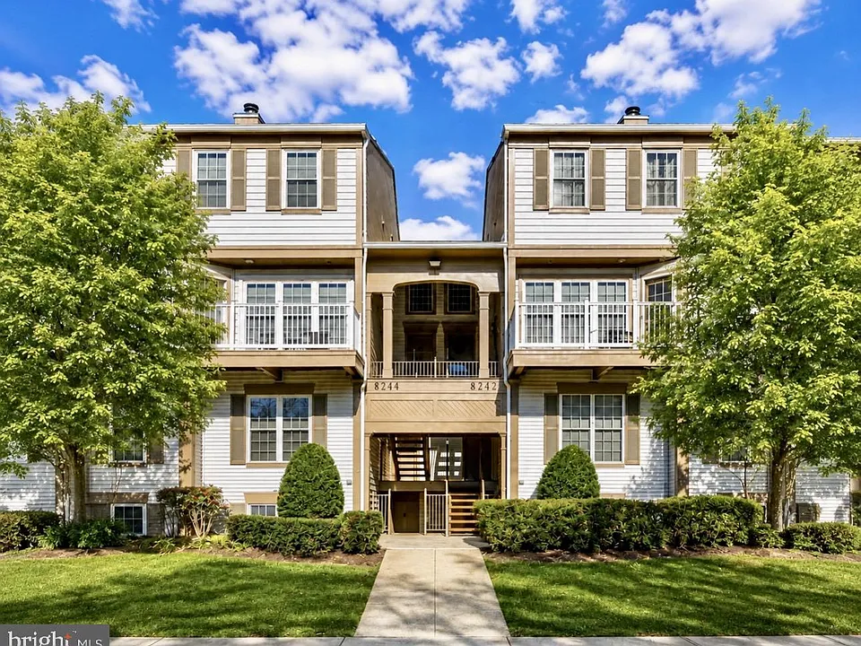 8244 Catbird Cir #101