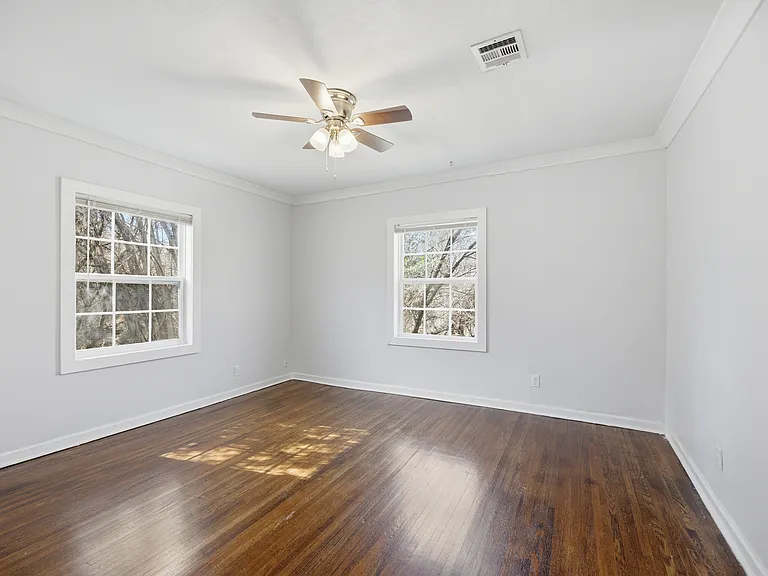 205 N Zenith Ave — Photo 17